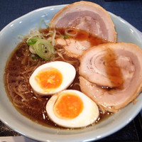 「にほんいち醤油そば 大盛」@麺巧 潮の写真