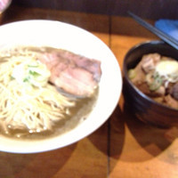 「肉そばとチャーシュー丼」@自家製麺 伊藤の写真