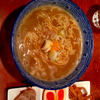 「絶品煮干そば【醤油】、ライス」@麺屋 天翔の写真