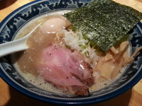 「塩らーめん　700円+味玉100円」@○心厨房の写真