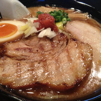 「塩らーめん 大盛 700円＋炙りチャーシュー100円」@中華そば ことぶきやの写真