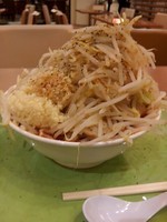 「激辛レッド（大盛）全ダブル」@ジャンクガレッジ イオンレイクタウンmori店の写真