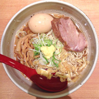 「中華そば＋半熟味玉」@鶏と魚だしのつけめん哲 溝の口店の写真