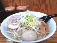 「醤油味玉 ￥750 背脂普通」@コッテリラーメン ミヤタケの写真