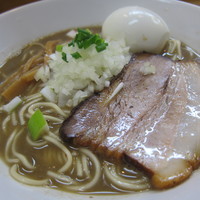 「特濃煮干ソバ黒（鶏白湯＋煮干スープ）７６０円＋味玉」@煮干中華ソバ イチカワの写真