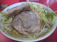 「ラーメン　辛め野菜」@ラーメン二郎 三田本店の写真