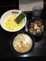 「つけ麺＆ミニ炙りチャーシュー丼」@らーめん三獣使の写真