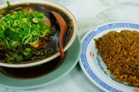 「中華そば（肉多め）＋ヤキメシ」@新福菜館 本店の写真