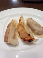 「手作り肉汁餃子（３ヶ）198円」@かにチャーハンの専門店 かにチャーハンの店 Dininng イオン・レイクタウン店の写真