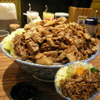 「汁なし油そばジャンクversion 780円」@ラーメン燈郎の写真