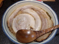 「落とし蓋ラーメン」@烈志笑魚油 麺香房 三くの写真