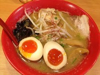 「地鶏白湯らーめん＋赤玉子の味玉（￥680＋￥150）」@濃厚地鶏 松任製麺 海老名店の写真