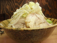 「ラーメン+ニンニク　「700円+無料」」@魔人豚の写真