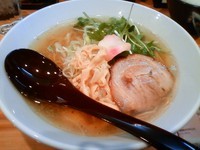 「汐ラーメン弐（豚肉）+ぎょうざ（6個200円）」@麺や七福の写真