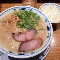 「らあめん（￥700）＋小ライス（サービス）」@らあめん 渋英の写真