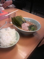 「らーめん(並)600円　ごはん(大)無料」@横浜らーめん 武蔵家 綾瀬店の写真