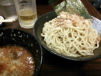 「海老辛醤つけ麺（中盛）800円＋ビール」@煮干 丸めの写真