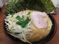 「味噌ラーメン（750円）＋海苔（50円）＋ライス（0円）」@横浜家系ラーメン まくり家の写真