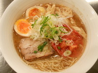 「塩ラーメン＋半熟玉子＋ローストトマト」@Bia Biaの写真