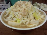 「普通盛焼豚 小ブタ（ヤサイニンニクアブラ）＋煮玉子」@ラーメン二郎 品川店の写真