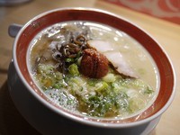 「赤￥550」@博多ラーメン ばりかた屋 鴨居店の写真