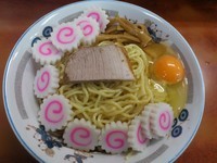 「油そば￥600＋生卵￥50＋なると盛￥100＝￥750」@珍々亭の写真