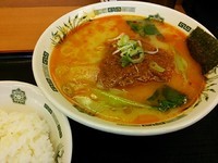 「担担麺580円＋半ライス100円」@日高屋 志木南口店の写真