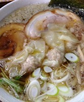 「しおらーめんワンタン入り」@らーめん すなお 本店の写真