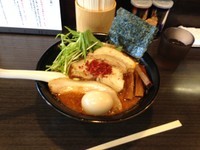 「辛味噌ラーメン 味玉」@ラーメンつけ麺 奔放の写真