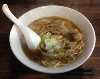 「青森煮干し中華そば（中）＋炙りチャーシュー追加」@青森煮干し中華そば ごうかくの写真