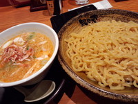 「濃厚エビつけ麺（太麺）870円」@越後秘蔵麺 無尽蔵 しながわ家の写真