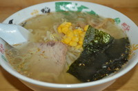「塩ラーメン（190g）　550円」@手打ちらーめん 本丸の写真