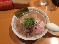 「味玉ラーメン＋替玉ハリガネ」@博多長浜らーめん いっきの写真