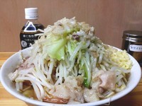 「豚らーめん ￥850 生玉子 ￥50 ニンニク アブ」@らーめん 武丸の写真