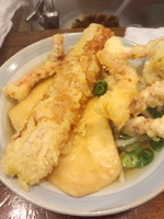 「きつねうどん360円+ちくわ天100円+げそ天150円」@おにやんまの写真