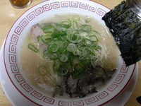 「博多ラーメン(麺硬め)」@らーめん家 一歩の写真