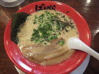 「とんこつ680円(サービス券でライス無料)」@東京豚骨拉麺 ばんから 柏豊四季店の写真