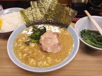 「ラーメン並+味付にら+ライス小」@奥津家の写真