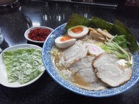 「特製中華そば 大盛り　エビ辛み&海苔トッピング」@縁者の写真