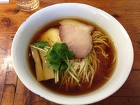 「醤油らぁ麺 700」@飯田商店 湯河原本店の写真