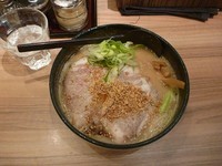 「味噌らぁめん」@らぁめん銀波露 新千歳空港店の写真
