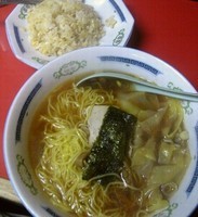 「ワンタンメン＋半チャーハン」@伊峡の写真