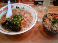 「中華そば+豚飯」@ちばき屋 横浜ポルタ店の写真