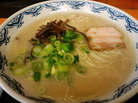 「博多らーめん　580円」@由丸製麺所の写真