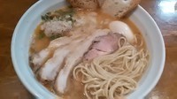 「鶏そば（醤油）＋チャーシュー＋味玉」@はりけんラーメンの写真