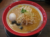 「ジョニーの味噌 味玉：750円」@手打ち極太麺 ジョニーの味噌の写真