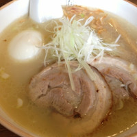 「らー麺＋訳あり塩味たま(10円)」@らー麺とご飯のたかぎの写真