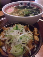 「味得セット(ミニ焼きもつ丼)850円」@味福 談合坂SA店の写真