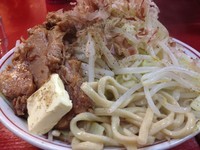 「塩ラーメン 並 (無料バター付) 650円」@自家製太麺 ドカ盛 マッチョ 三ノ宮店の写真