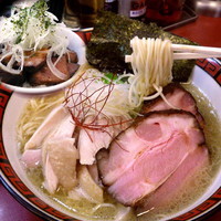 「とりそば 750円 + α」@中華そば 華丸の写真